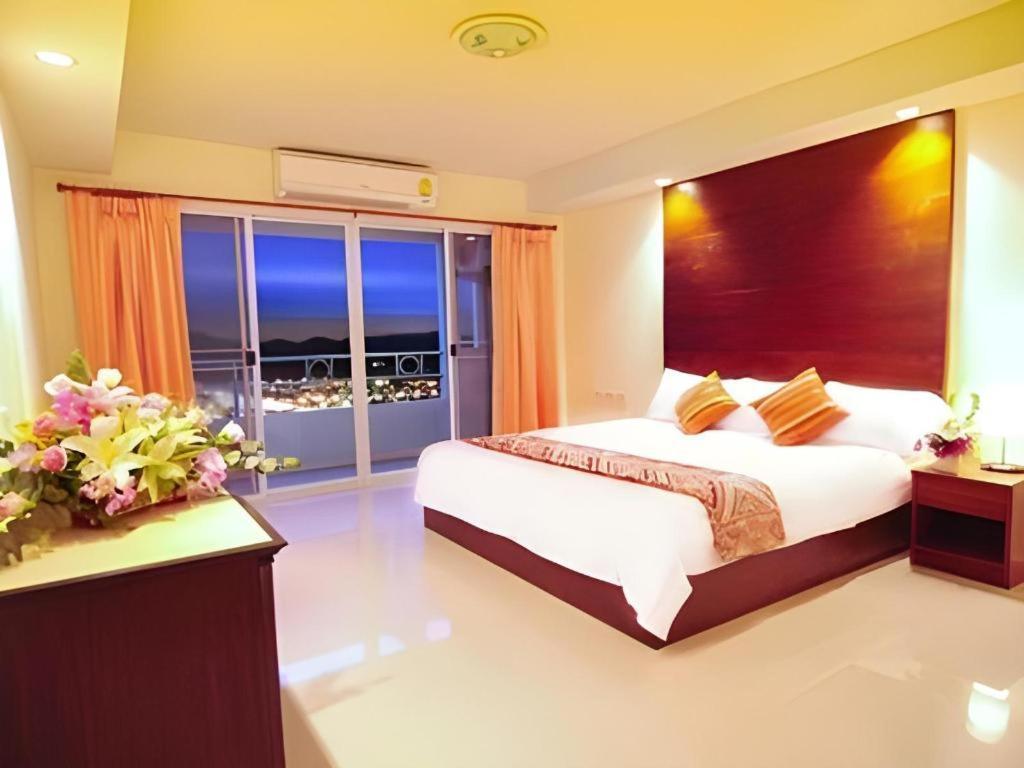 Grand Living Hotel 2*