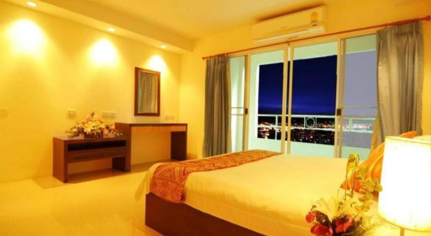 Khách sạn Grand Living