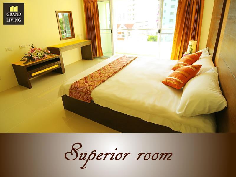 Grand Living Khách sạn 2*