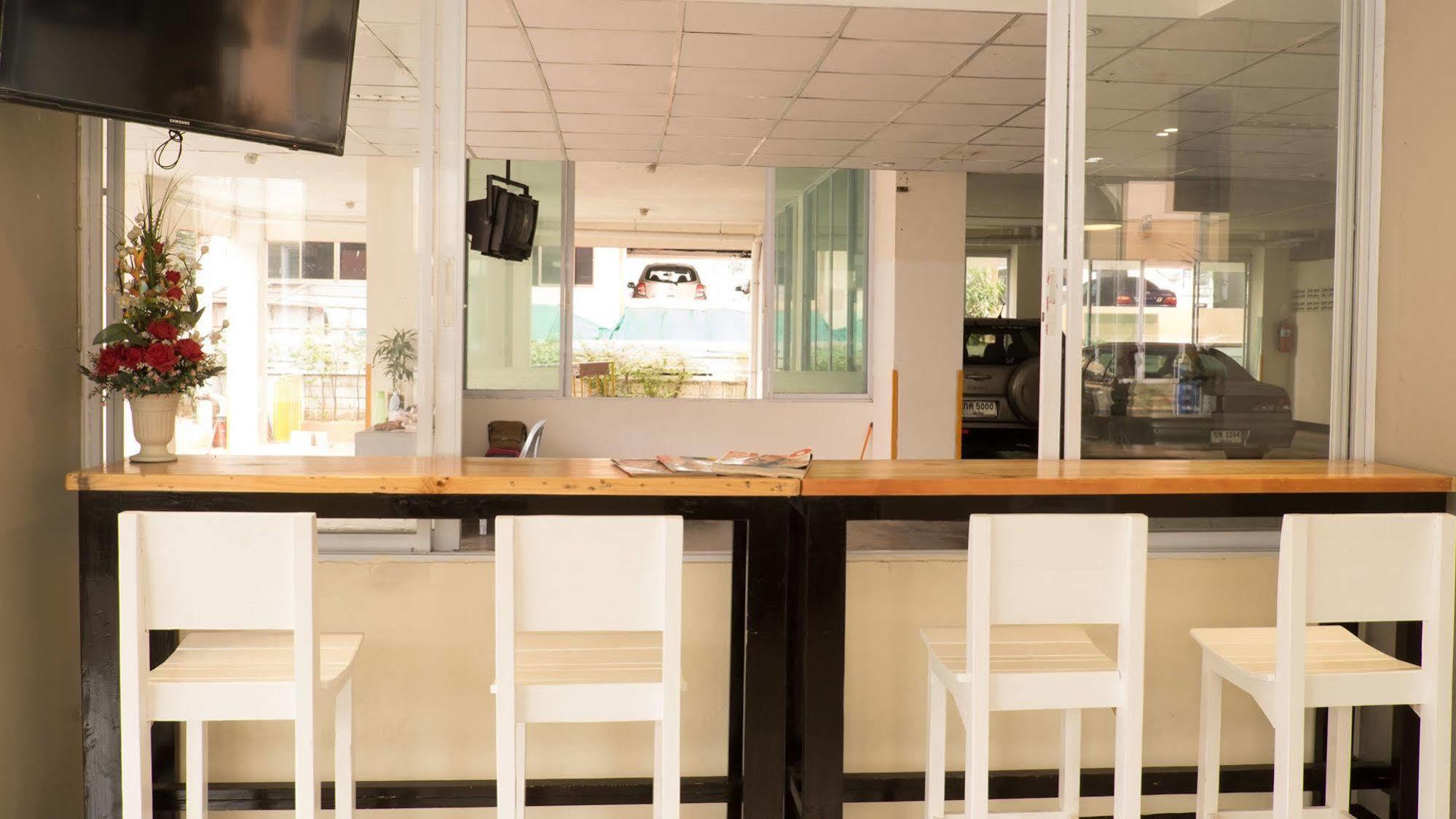 Khách sạn Grand Living 2*