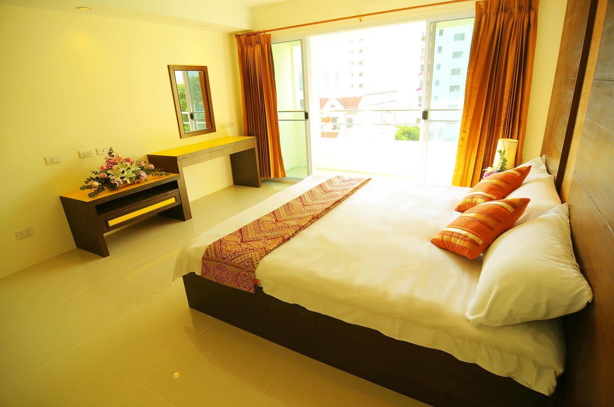Khách sạn Grand Living 2*